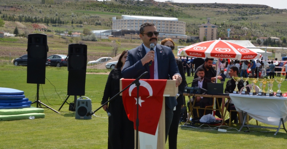 NEVŞEHİR'İN EN BÜYÜK BAYRAĞI KOZAKLI'DA