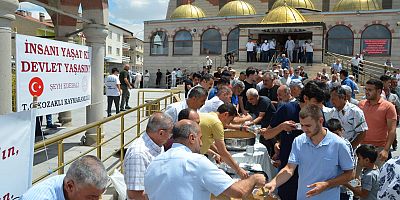 KOZAKLIDA AŞURE İKRAMI