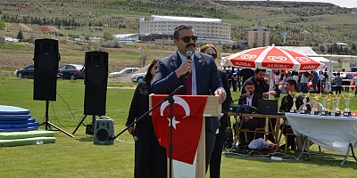 NEVŞEHİR'İN EN BÜYÜK BAYRAĞI KOZAKLI'DA